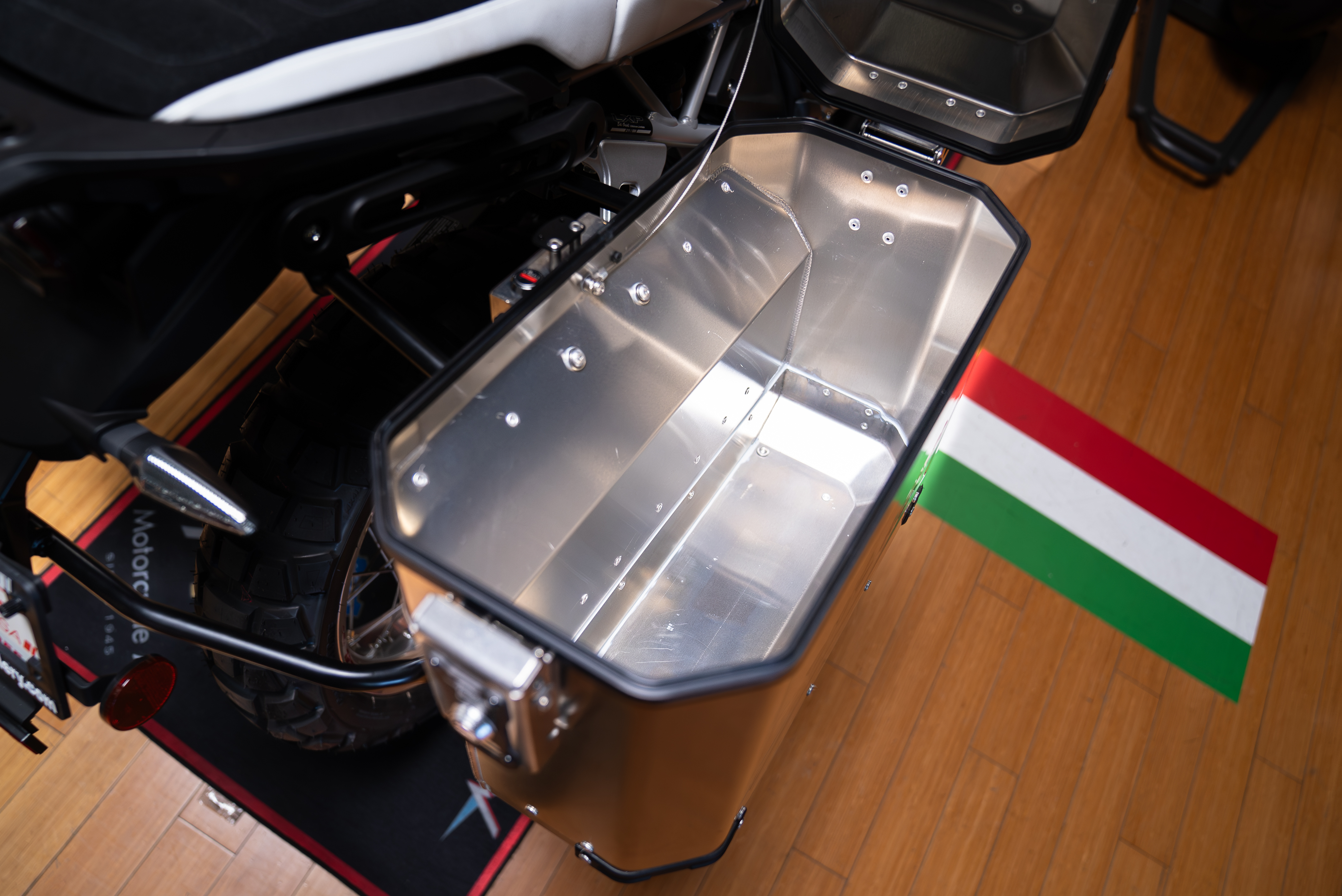 2024 MV Agusta LXP Orioli Edizione Limitata 2024 MV Agusta LXP Orioli Edizione Limitata