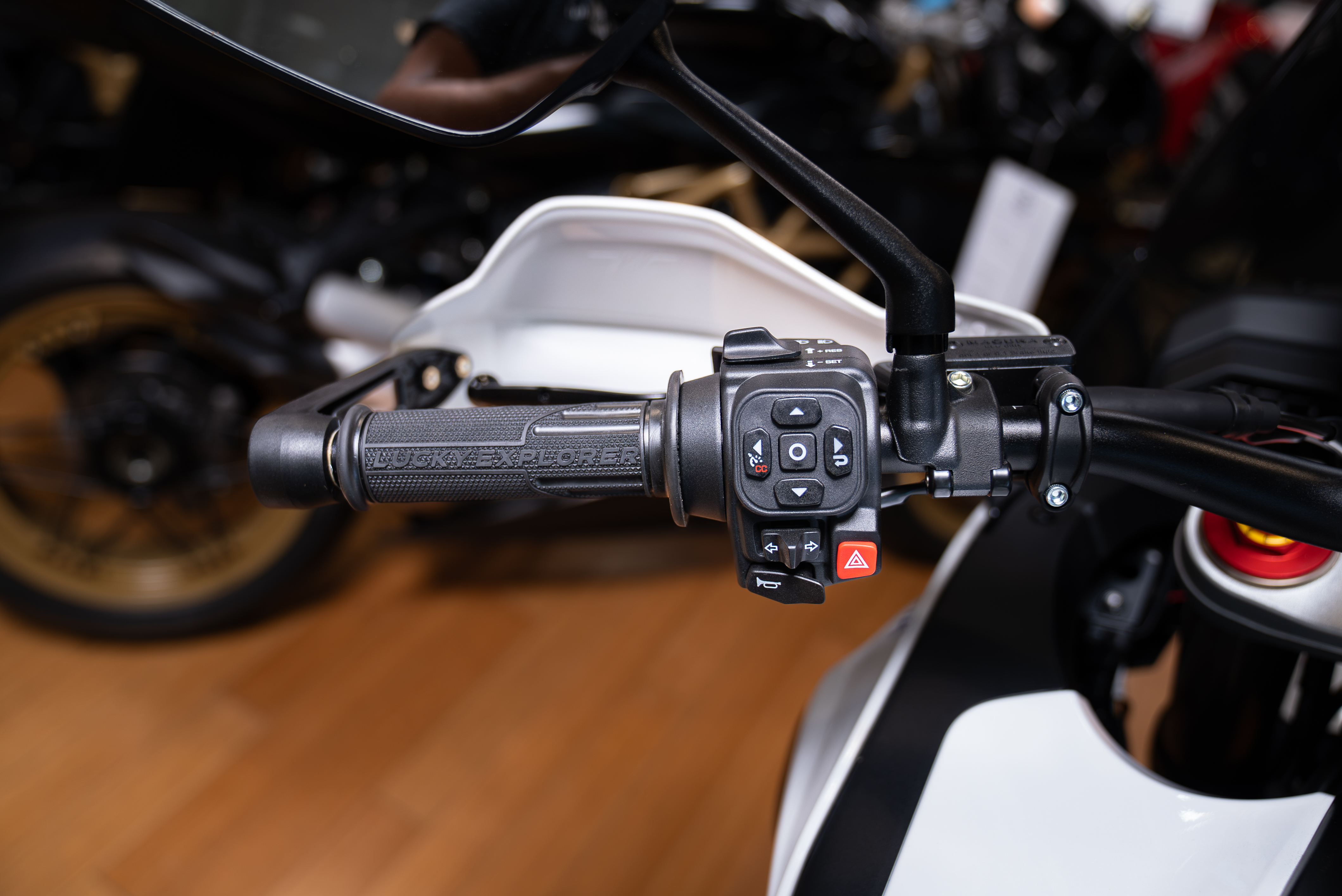 2024 MV Agusta LXP Orioli Edizione Limitata 2024 MV Agusta LXP Orioli Edizione Limitata